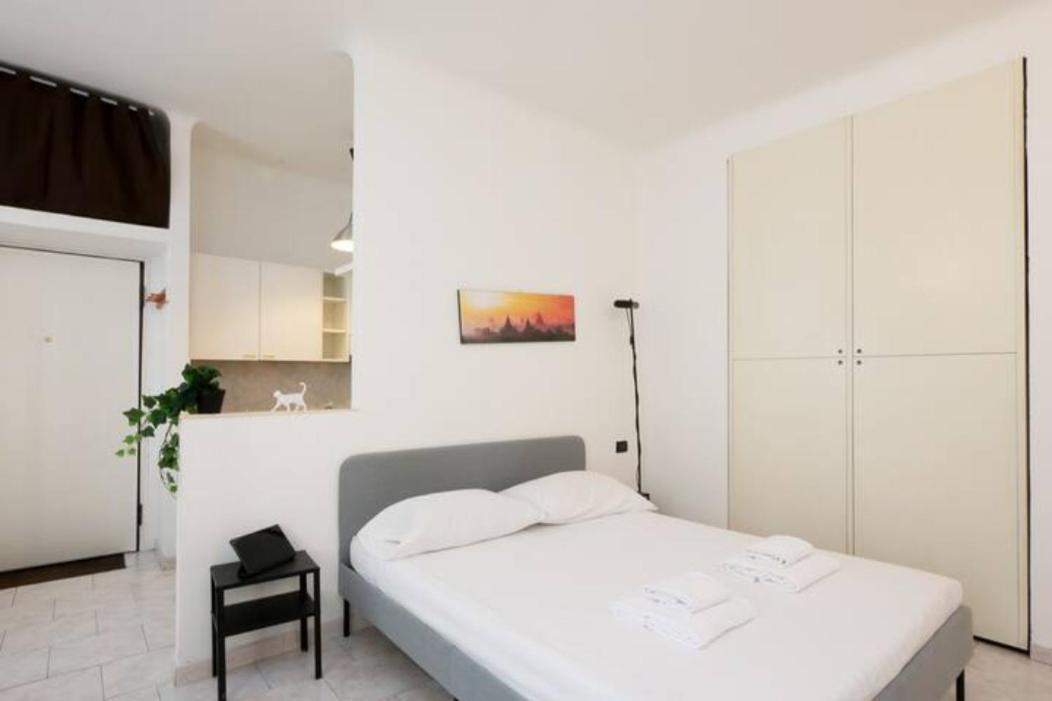 Ihost Studio - Premuda 17 Милан Экстерьер фото